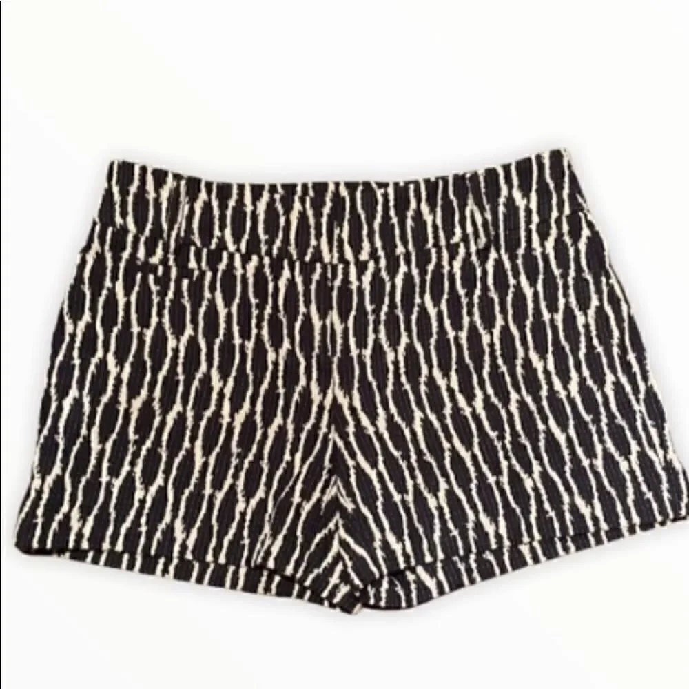 Loft Navy/White Shorts Size 00 Dressy Printed